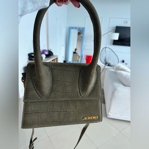 Jacquemus green suede bag in perfect condition